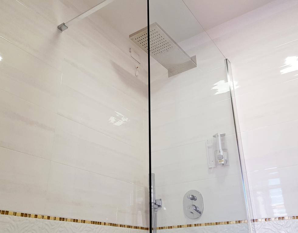 Brezza Marina Luxury Rooms 卡利亚里 外观 照片