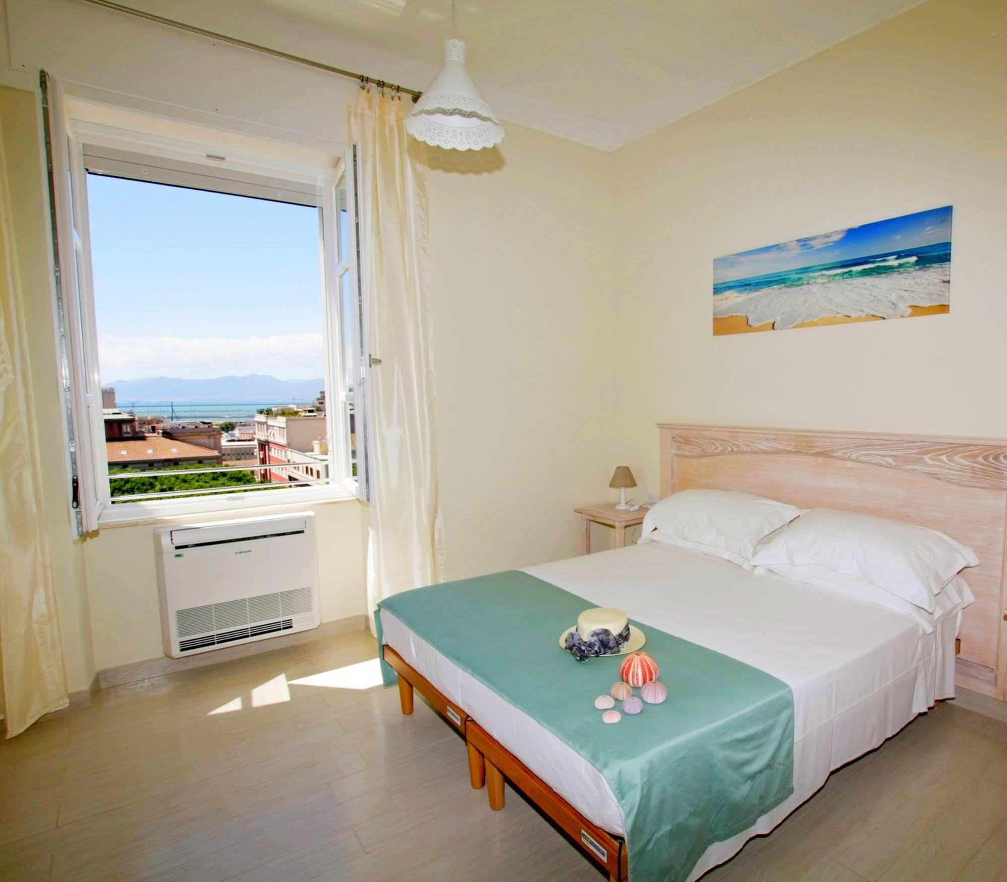 Brezza Marina Luxury Rooms 卡利亚里 外观 照片