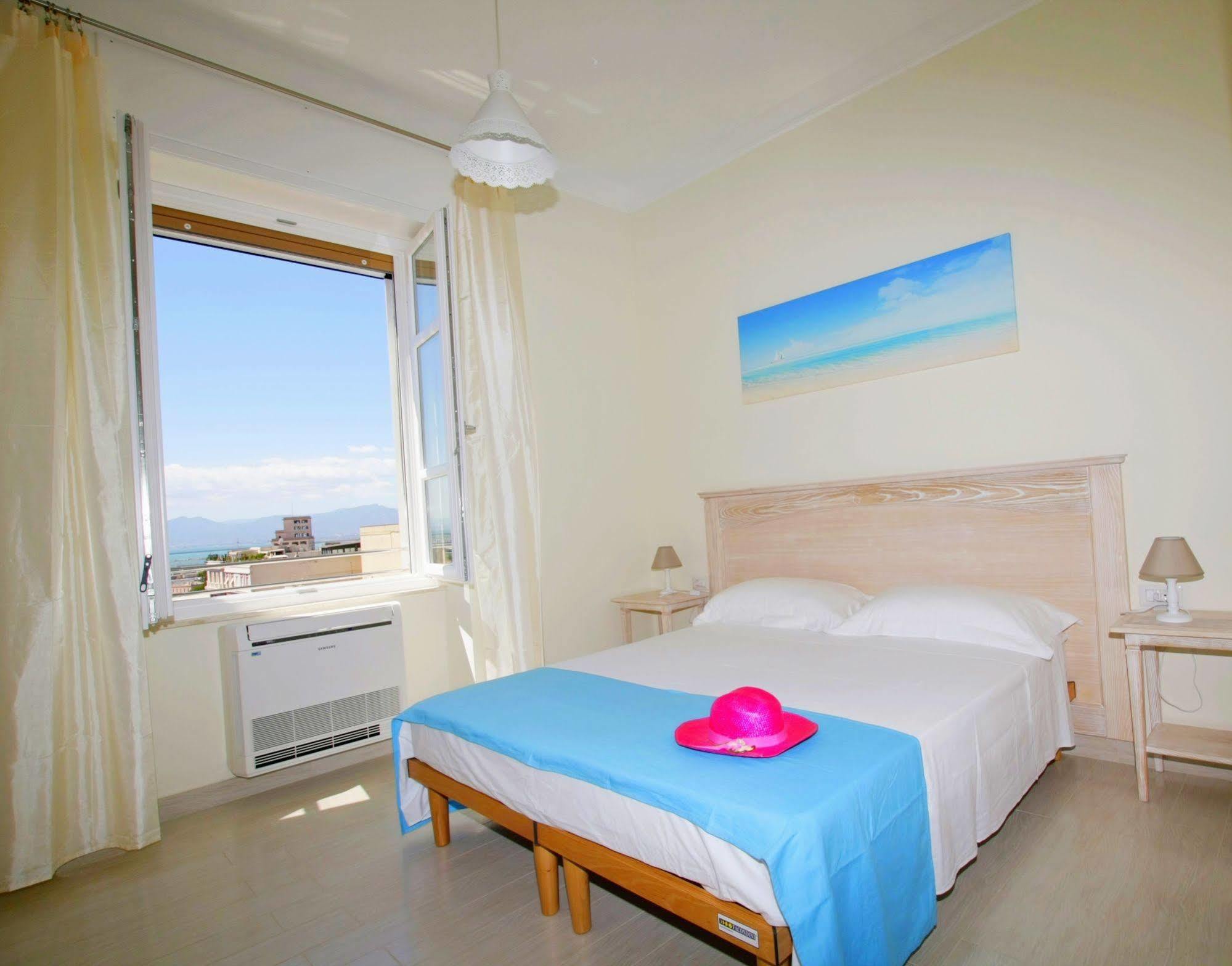 Brezza Marina Luxury Rooms 卡利亚里 外观 照片