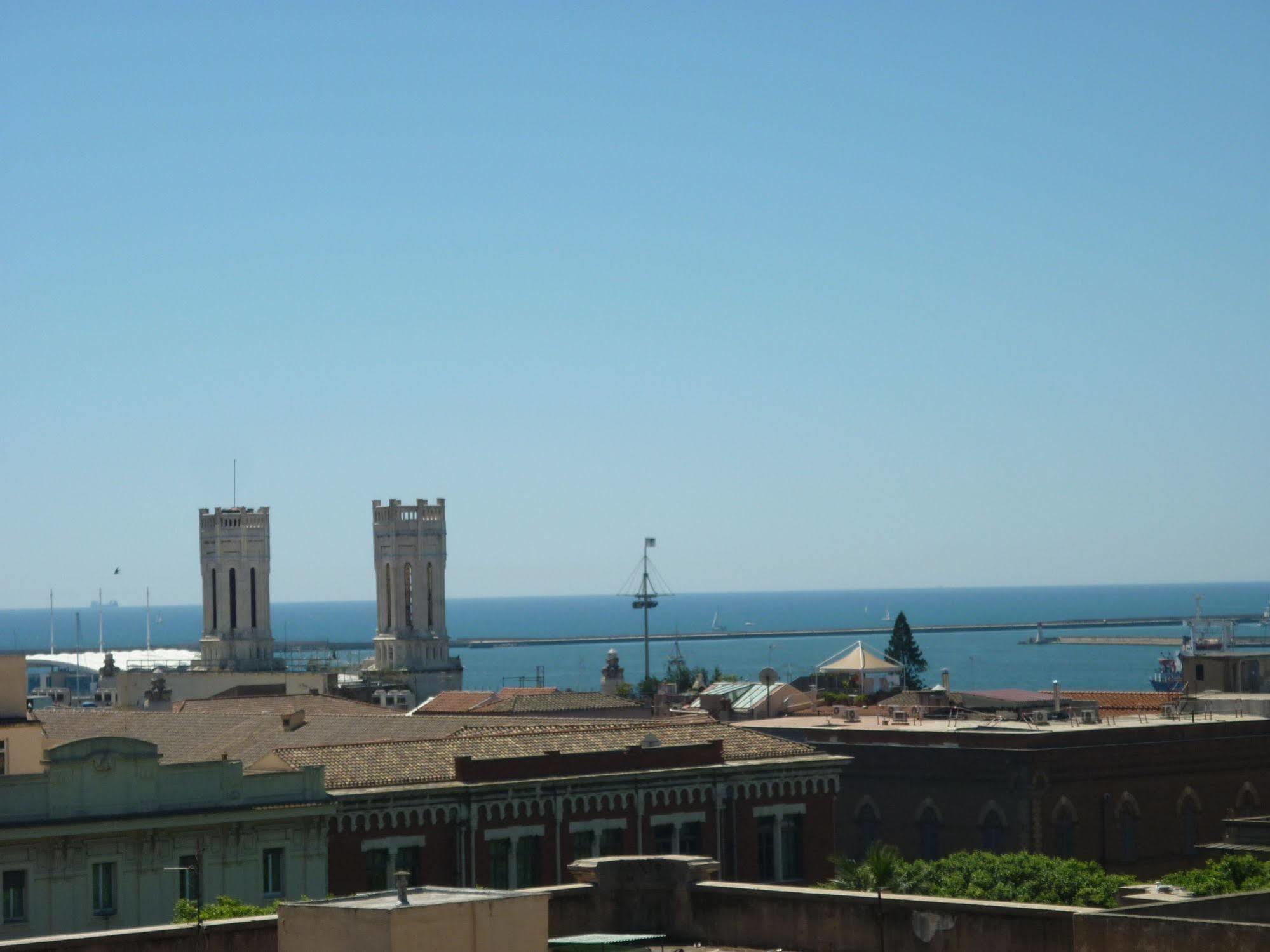 Brezza Marina Luxury Rooms 卡利亚里 外观 照片