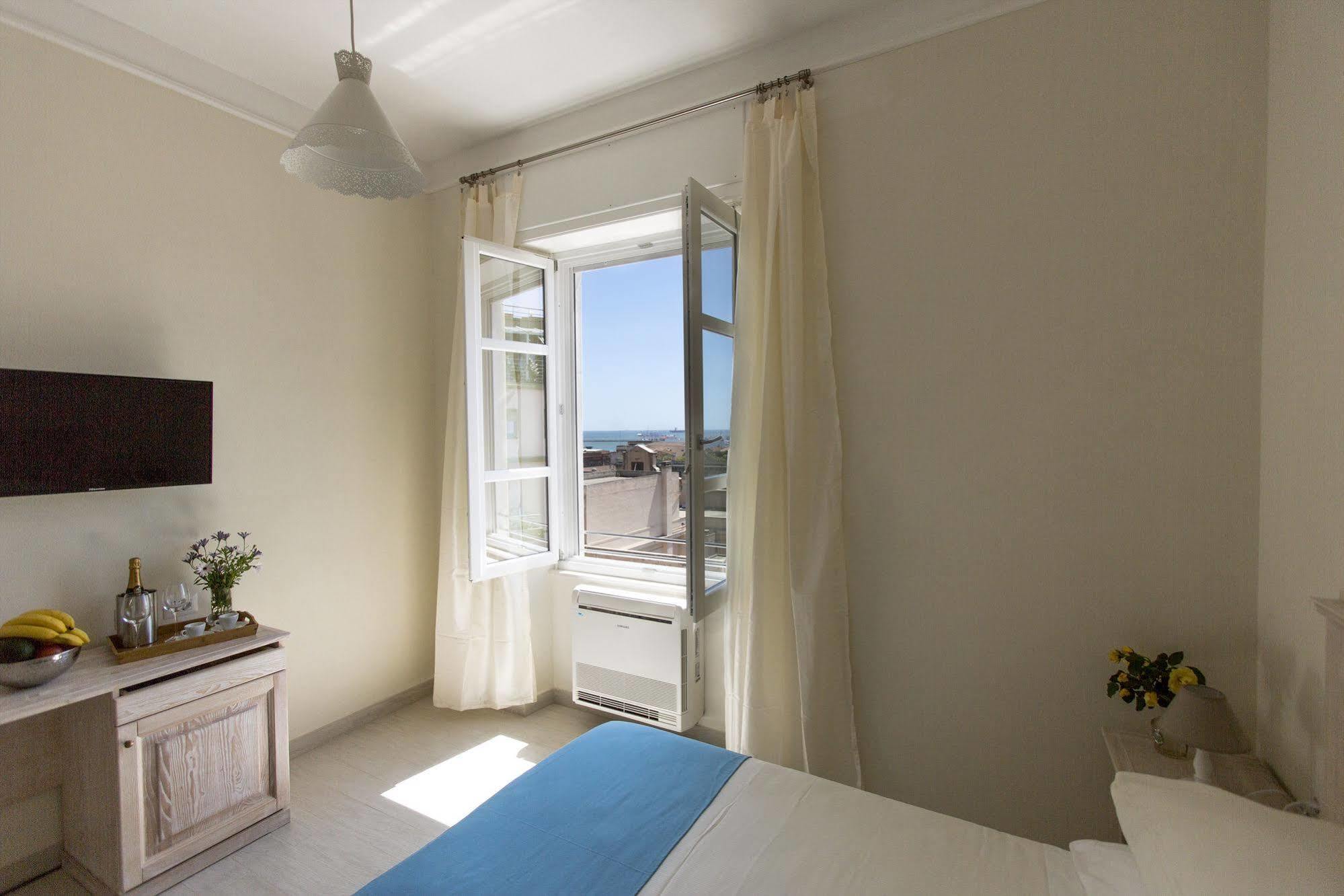 Brezza Marina Luxury Rooms 卡利亚里 外观 照片