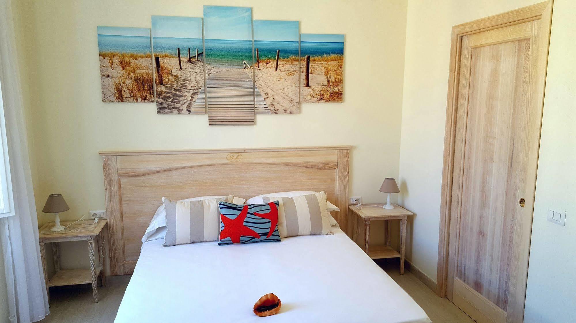 Brezza Marina Luxury Rooms 卡利亚里 外观 照片