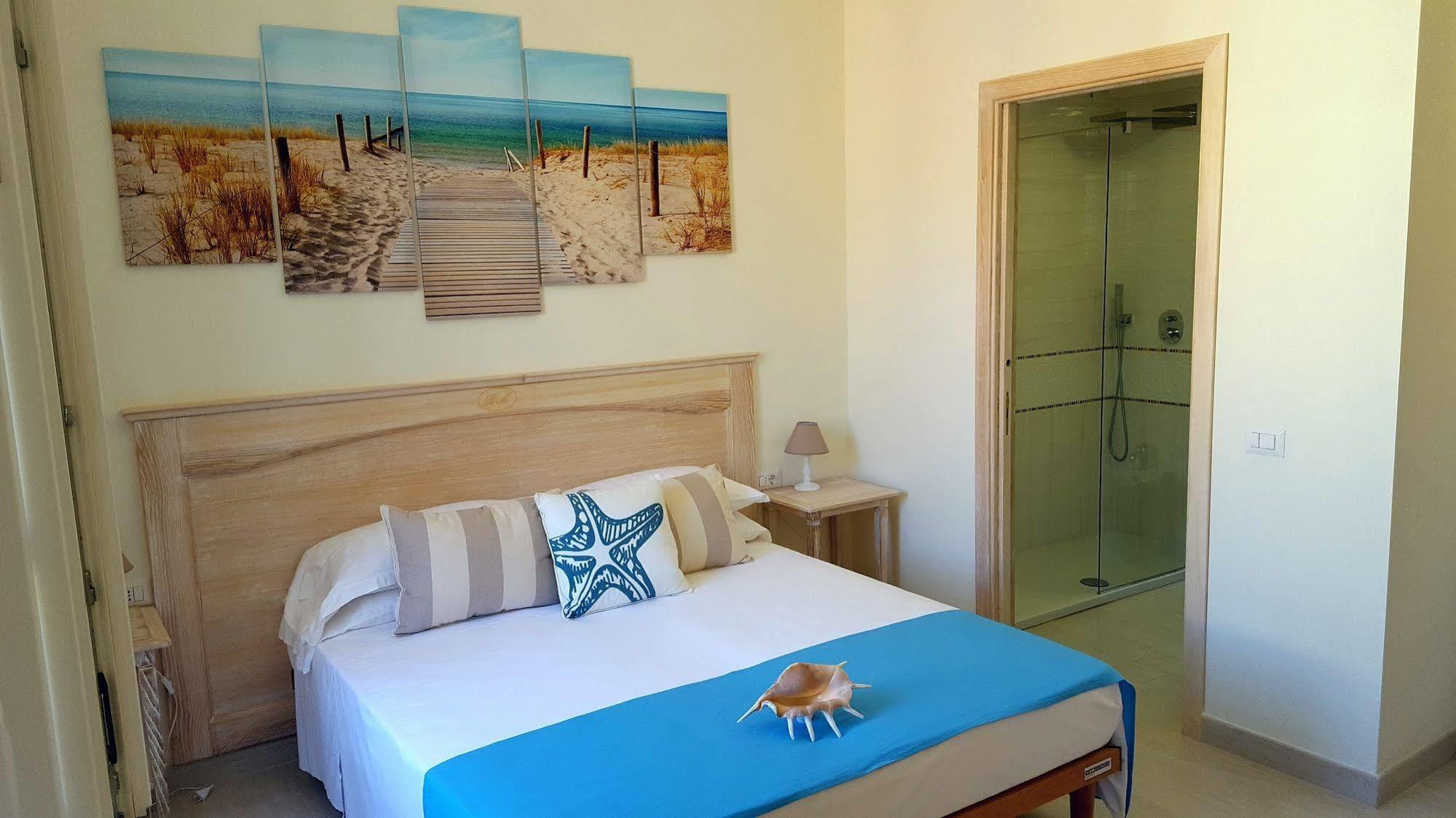 Brezza Marina Luxury Rooms 卡利亚里 外观 照片